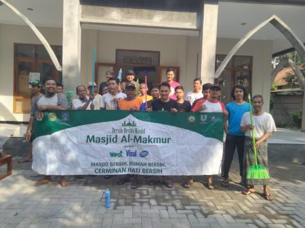 Bersih - bersih masjid Al Makmur Dusun Bobok